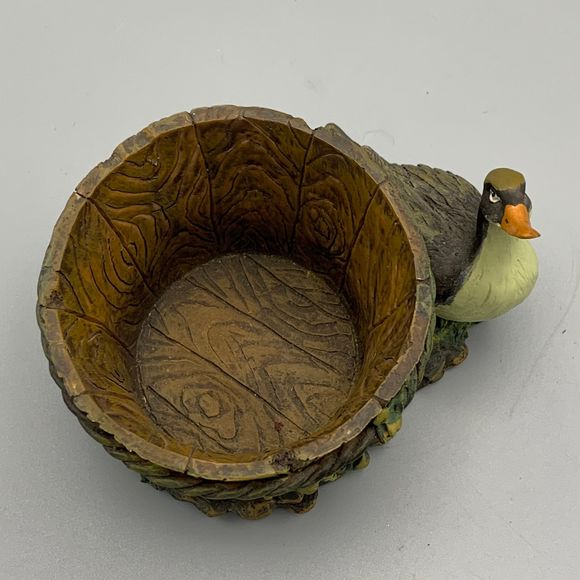 Vtg Resin Duck Barrel Well Bucket Succulent Planter Kitschy Grannycore Farmcore - Picture 6 of 7